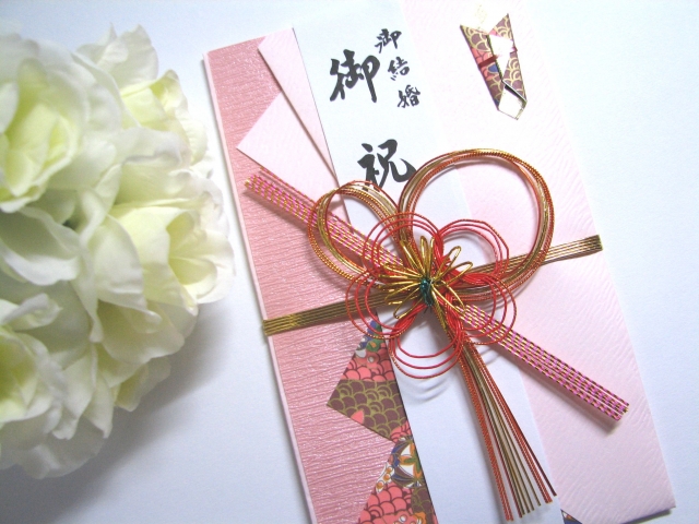 北海道の会費制結婚式に出席する時の立場別ご祝儀相場と渡し方紹介 ｈａｎａの知恵袋