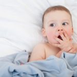 赤ちゃんバウンサー乗せすぎの影響や注意点 揺さぶられっ子症候群の可能性は?