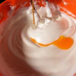 生クリーム泡立てを前日にする注意点 泡立て後の賞味期限や保存方法紹介